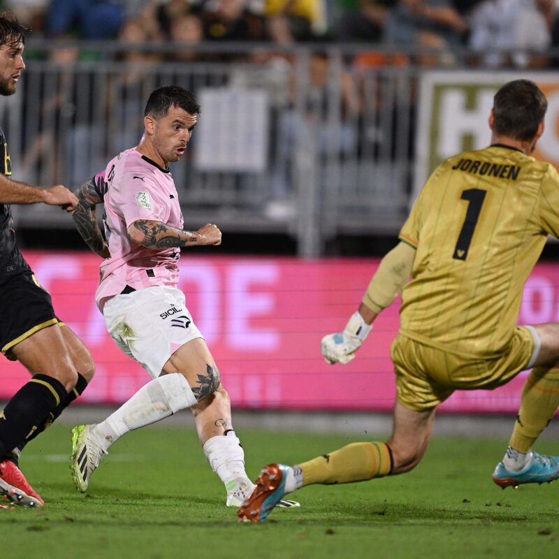 Il terzo gol di Matteo Brunori segnato al Penzo di Venezia(Foto Tullio Puglia)