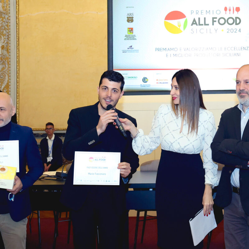 Mario Fiasconaro ritira il Premio All Food Sicily