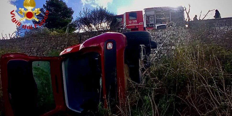 Con L'auto Finisce In Una Scarpata A Giardinello, Conducente Ricoverato ...