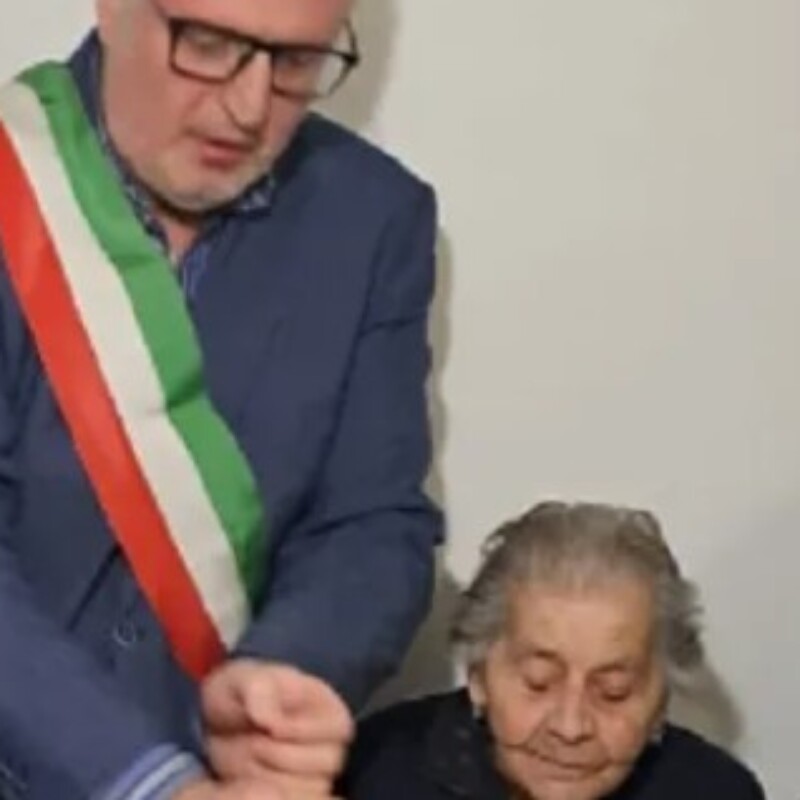 A Calascibetta i cento anni di nonna Giuseppe: festa per il compleanno da record
