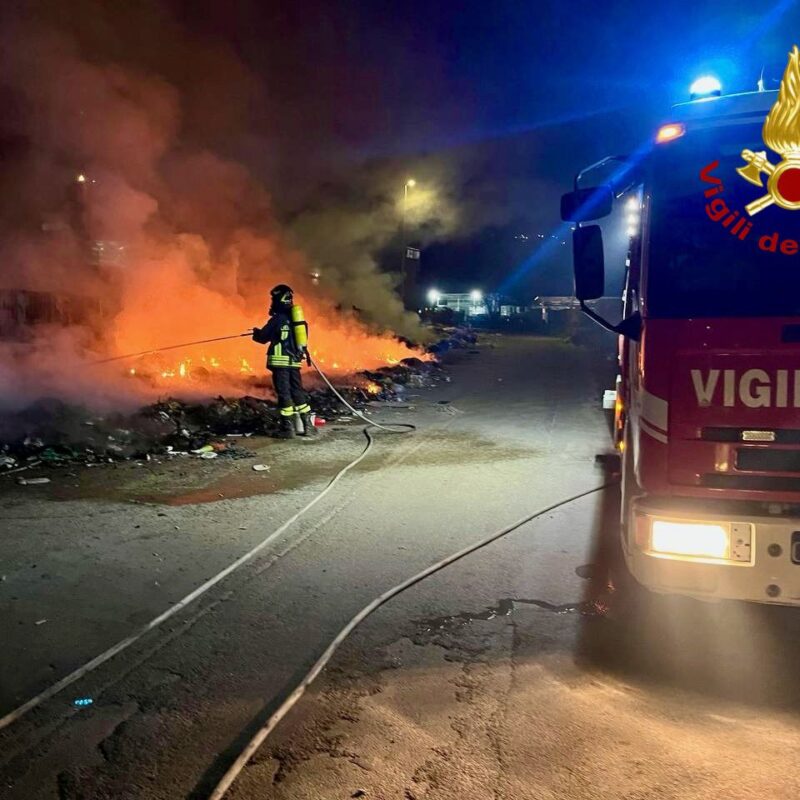 Vampe a Palermo, 44 interventi dei vigili del fuoco