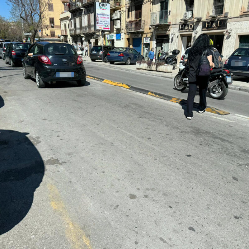 Il punto in cui una turista è stata travolta e uccisa da un auto pirata a Palermo