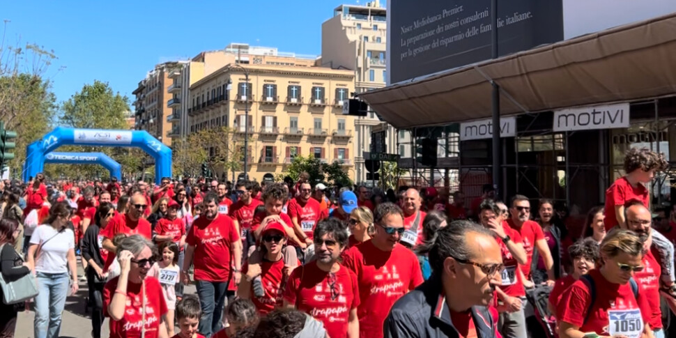 Strapapà of Palermo, a red tide of families has invaded the streets of the center