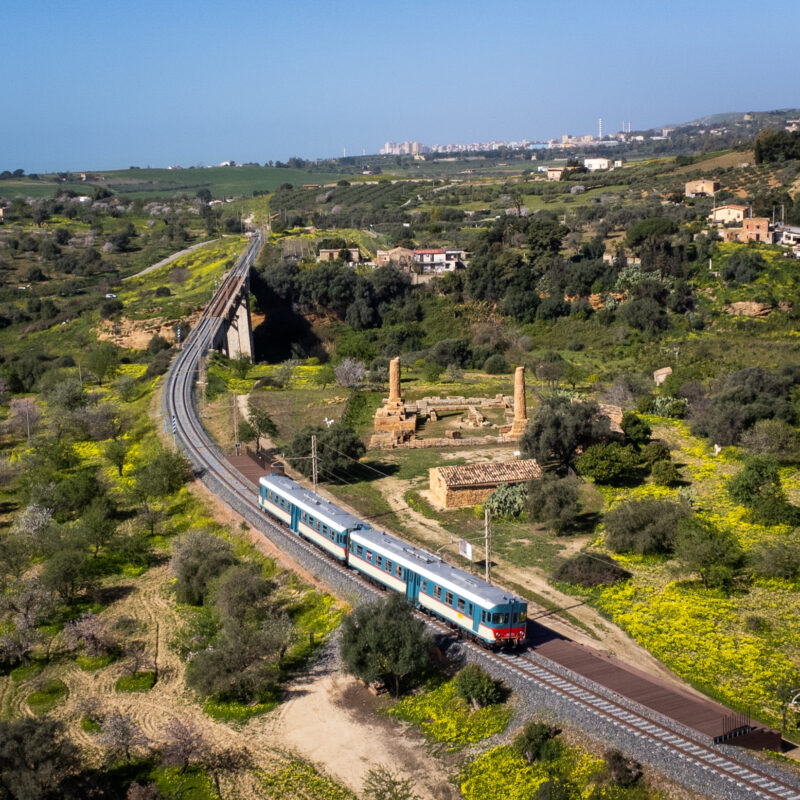 La fermata Tempio di Vulcano della linea ferroviaria storica ad Agrigento