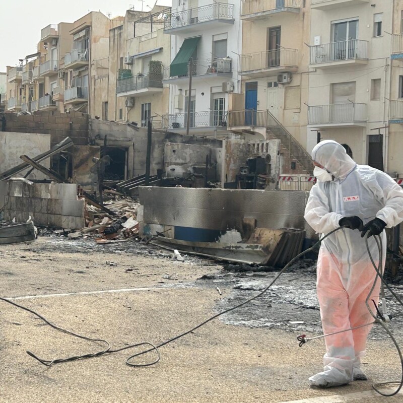 L’avvio dei lavori di bonifica allo Stazzone (foto Pantano)