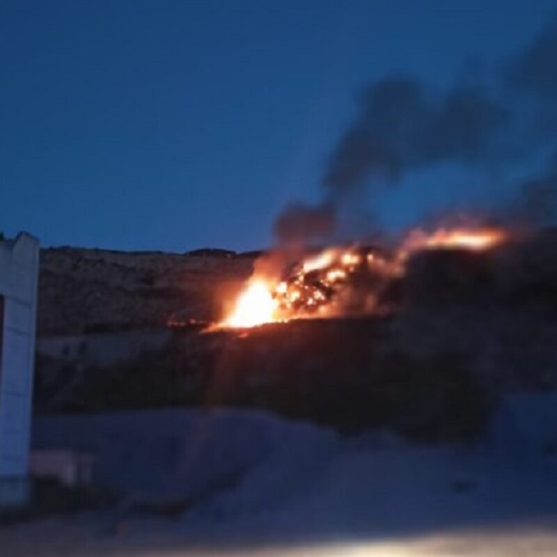 Incendio alla discarica di Mazzarrà Sant'Andrea