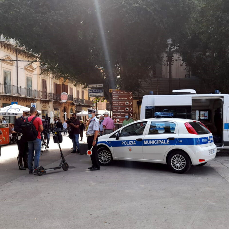 Palermo.Controlli della Polizia Municipale sui monopattini.Ph.Alessandro Fucarini