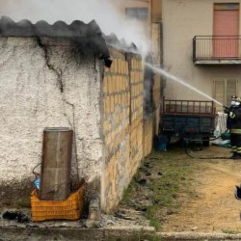 foto partanna incendio