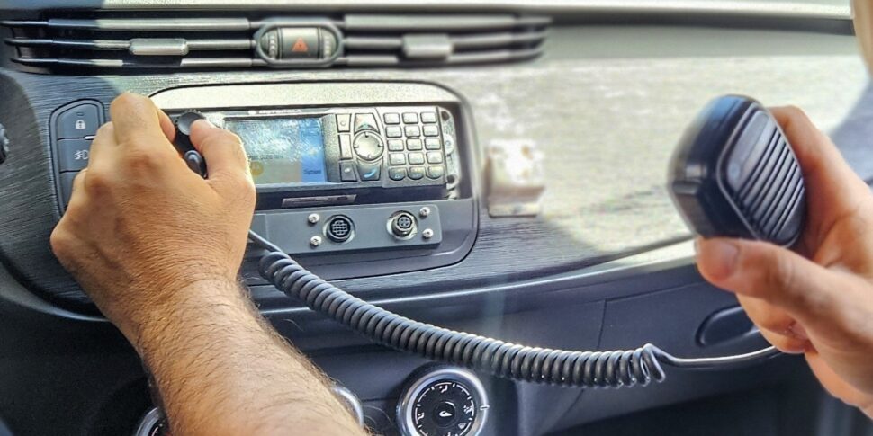 https://assets.gds.it/2024/07/polizia-1-970x485.jpg