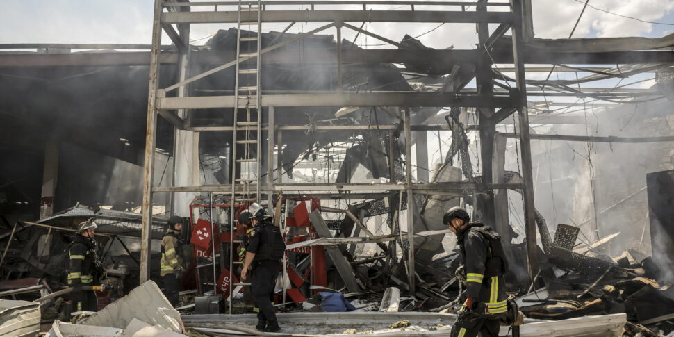 Ucraina all'attacco, colpita una base a 300 chilometri dal confine