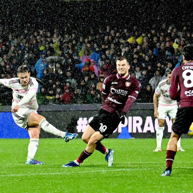 Juventus's Hans Nicolussi Caviglia in action during the Italian Serie A soccer match US Salernitana vs Juventus FC at the Arechi stadium in Salerno, Italy, 07 January 2024.ANSA/MASSIMO PICA