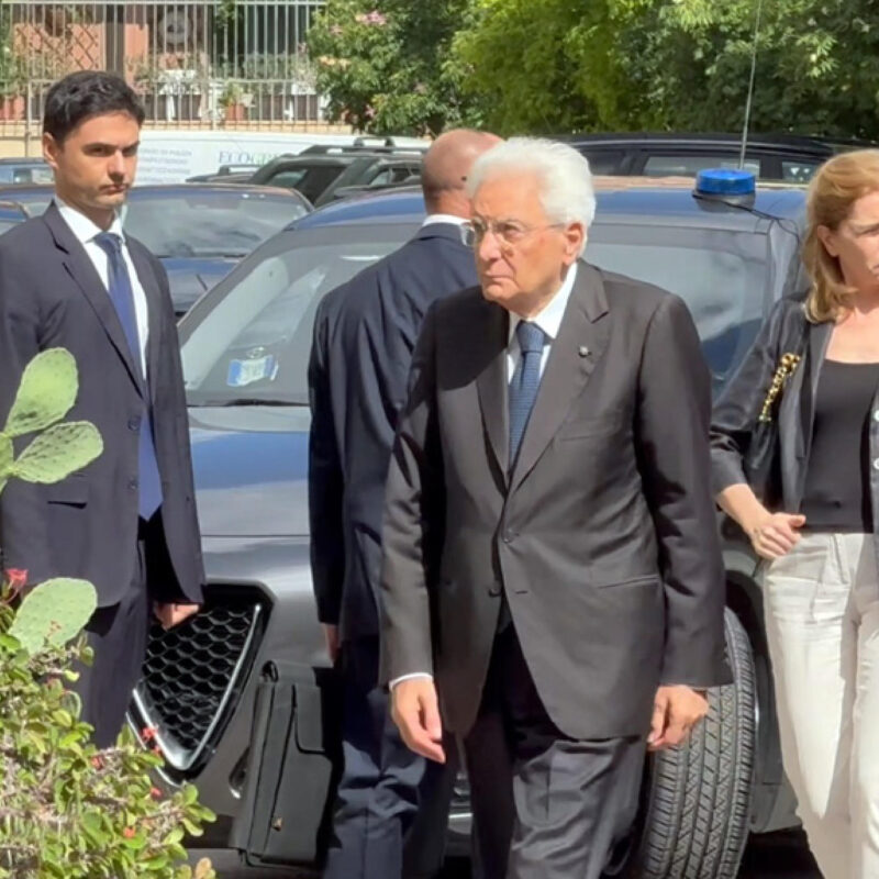 Il Capo dello Stato, Sergio Mattarella, arriva nella chiesa di San Michele a Palermo