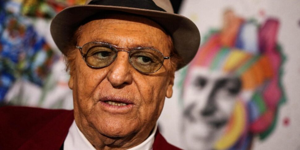 https://assets.gds.it/2024/09/Renzo-Arbore-970x485.jpg