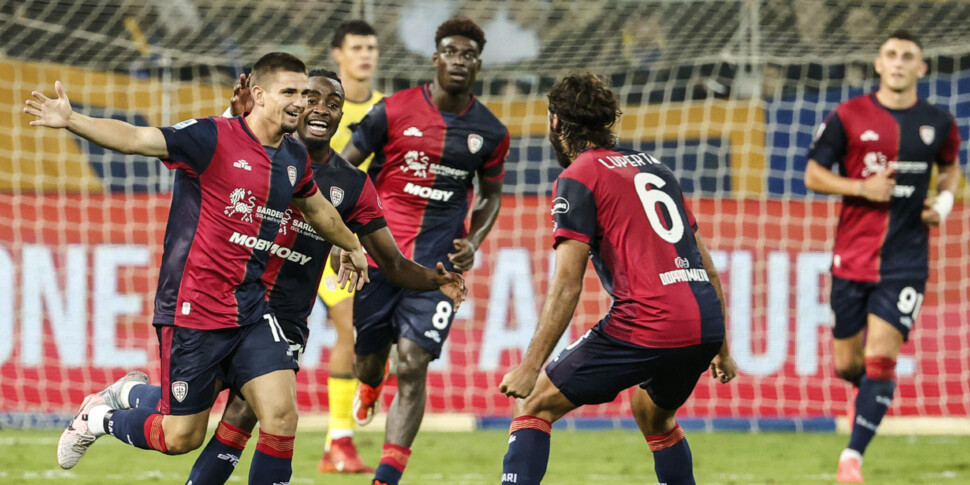 https://assets.gds.it/2024/09/Soccer-Serie-A-Parma-Cagliari_80522692-scaled-970x485-1727729089.jpg