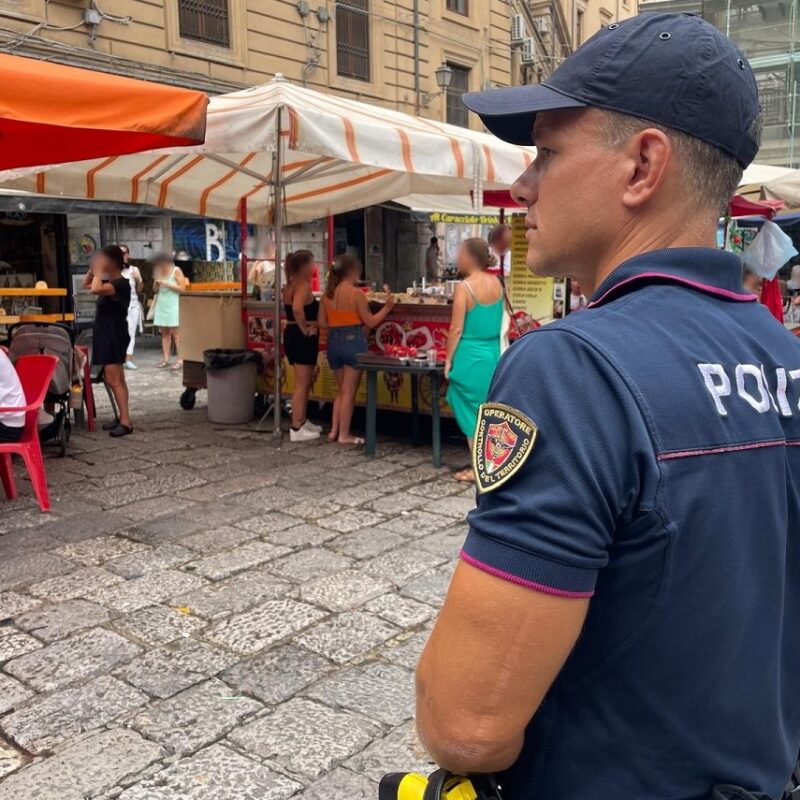 Palermo, i controlli allo street food della Vucciria