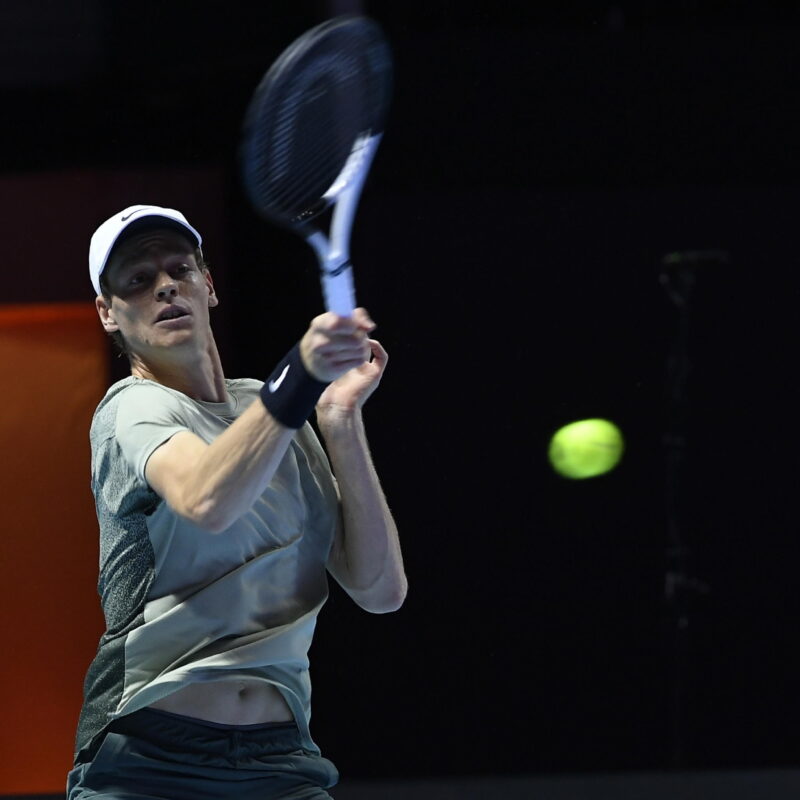 epa11662824 Jannik Sinner of Italy in action during his match against Daniil Medvedev of Russia at the Six Kings Slam exhibition tennis tournament in Riyadh, Saudi Arabia, 16 October 2024. EPA/STR