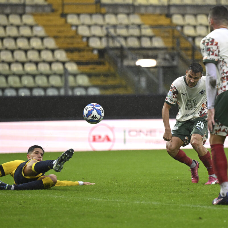 Modena 19/10/2024: durante la partita di Serie B Modena vs Palermo allo stadio Alberto Braglia di Modena.(Foto Tullio Puglia)