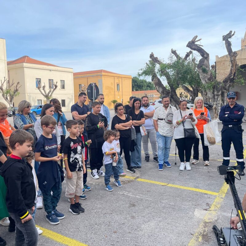 Aslti bambini in visita dai carabinieri