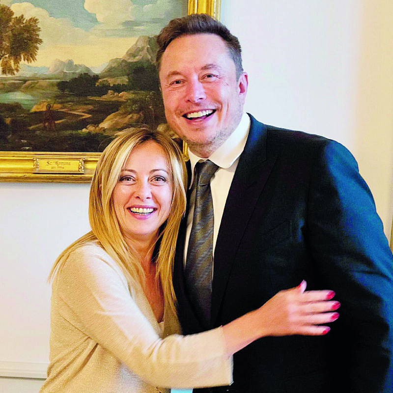 "Nelle scorse ore ho sentito l'amico Elon Musk. Sono convinta che il suo impegno e la sua visione potranno rappresentare un'importante risorsa per gli Stati Uniti e per l'Italia, in uno spirito di collaborazione volto ad affrontare le sfide future". Lo scrive sui social la premier Giorgia Meloni. X/ GIORGIA MELONI+++ATTENZIONE LA FOTO NON PUO' ESSERE PUBBLICATA O RIPRODOTTA SENZA L'AUTORIZZAZIONE DELLA FONTE DI ORIGINE CUI SI RINVIA+++ NPK +++