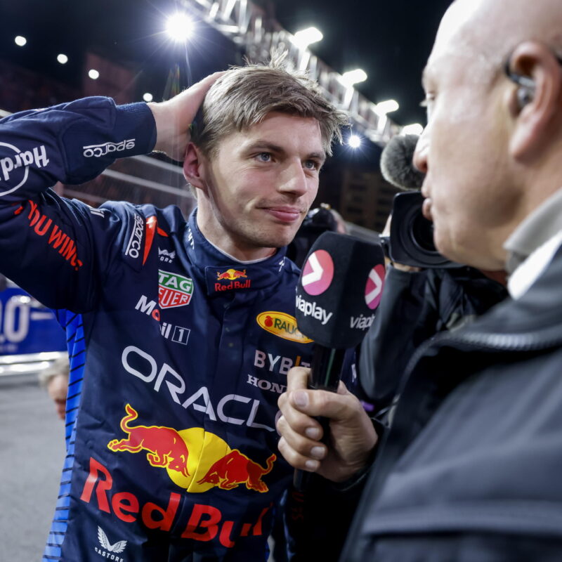 epa11737588 Drivers during the start of the Formula One Las Vegas Grand Prix at the Las Vegas Strip Circuit in Las Vegas, Nevada, USA, 23 November 2024. EPA/SHAWN THEW