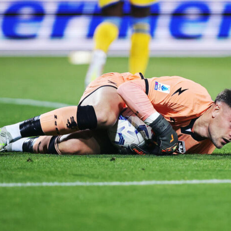 Michele Cerofolini goalkeeper of Frosinone saves the ball during the Serie A soccer match between Frosinone Calcio and Udinese Calcio at Benito Stirpe stadium in Frosinone, Italy, 26 May 2024. ANSA/FEDERICO PROIETTI