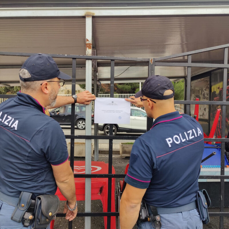 Catania, un'edicola trasformata senza autorizzazione in un bar e sala ...