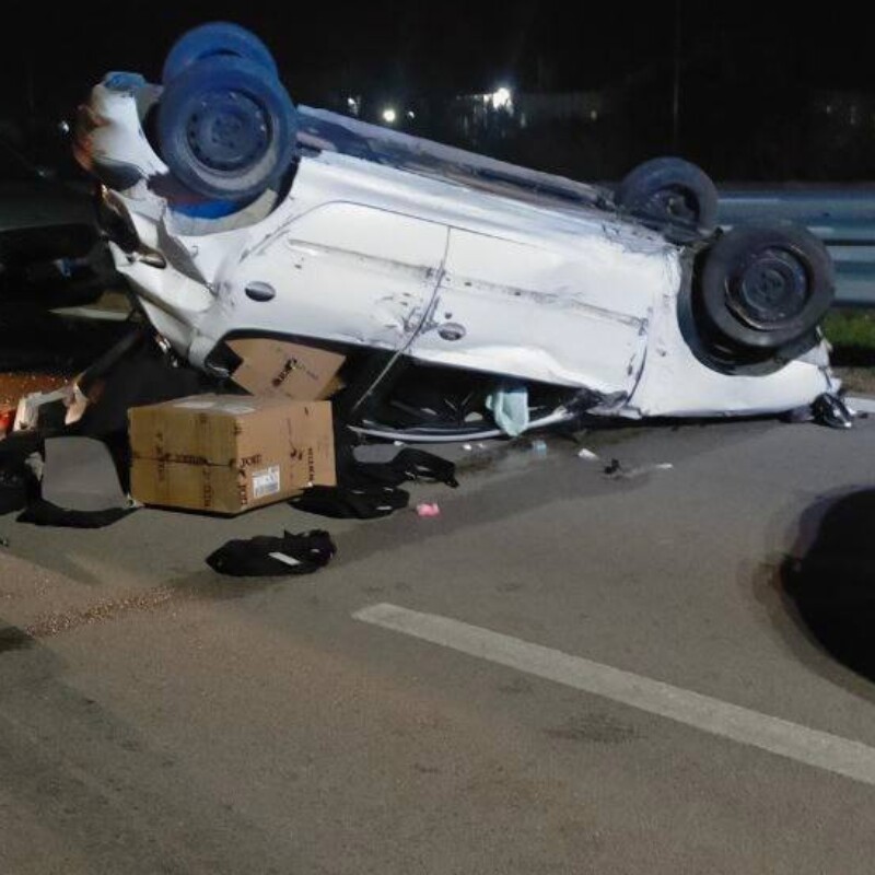 auto cappottata a termini imerese