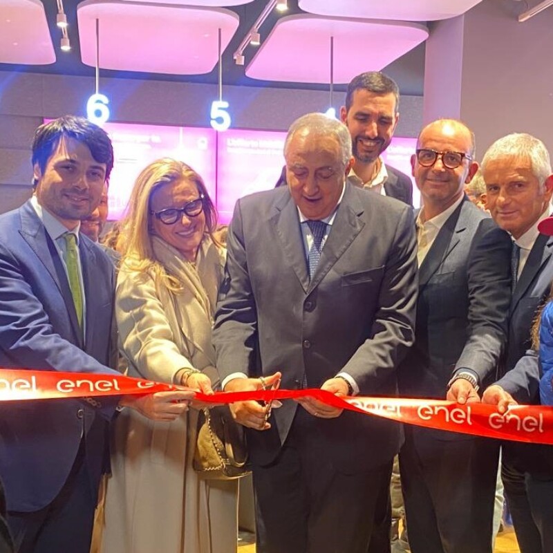 L'inaugurazione del nuovo negozio Enel di via Roma, a Palermo