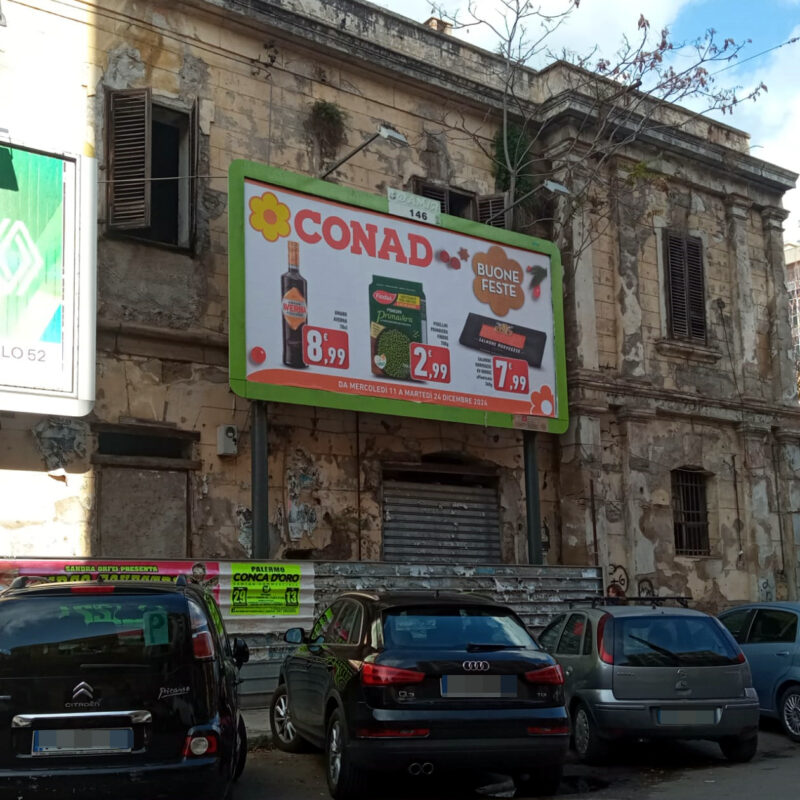 Palermo.Immobili in stato di abbandono di proprietà dellIPAB tra via Paternostro,Via Villafranca e Nicolo' Garzilli..Ph.Alessandro Fucarini.