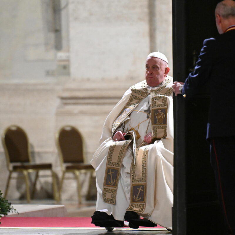 Il Papa apre la Porta Santa