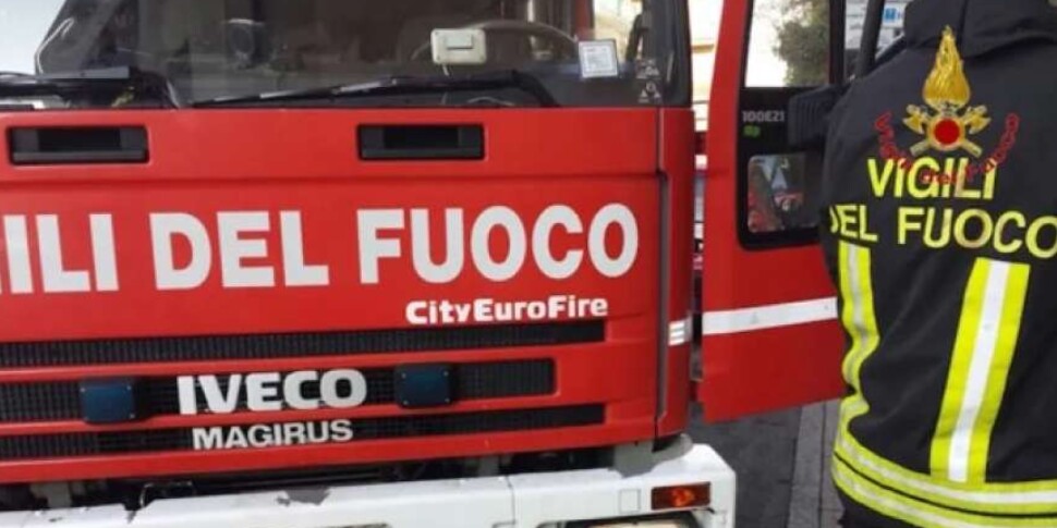 https://assets.gds.it/2024/12/vigili-del-fuoco-970x485-1734116712.jpg