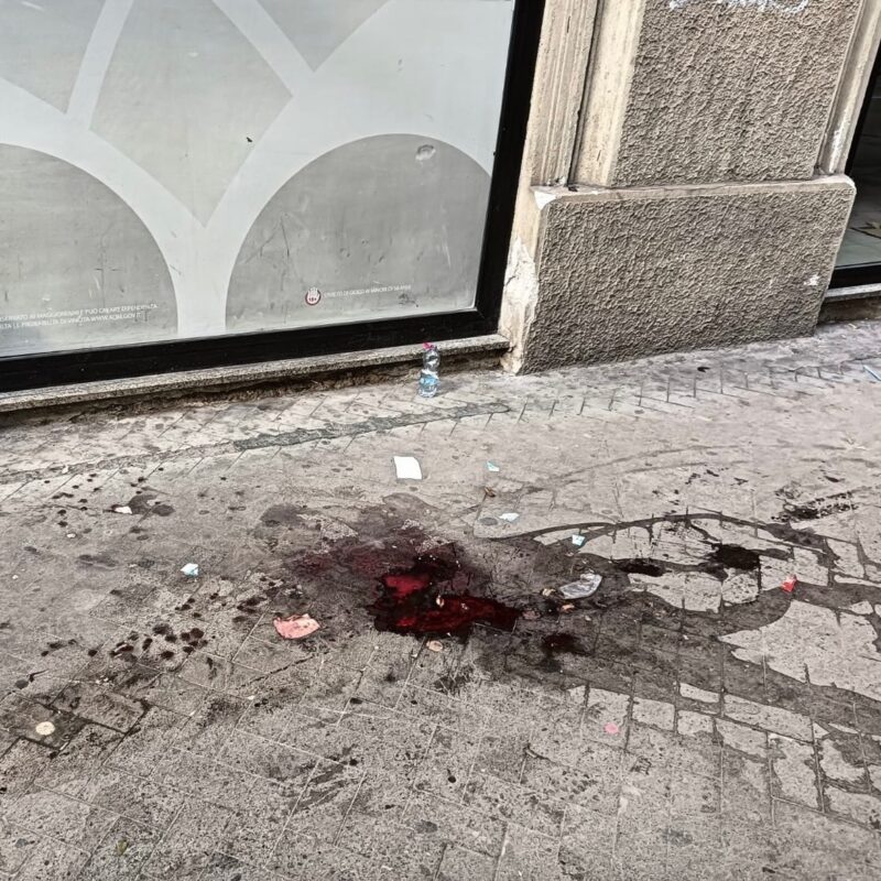 macchie di sangue in via Torino a Palermo