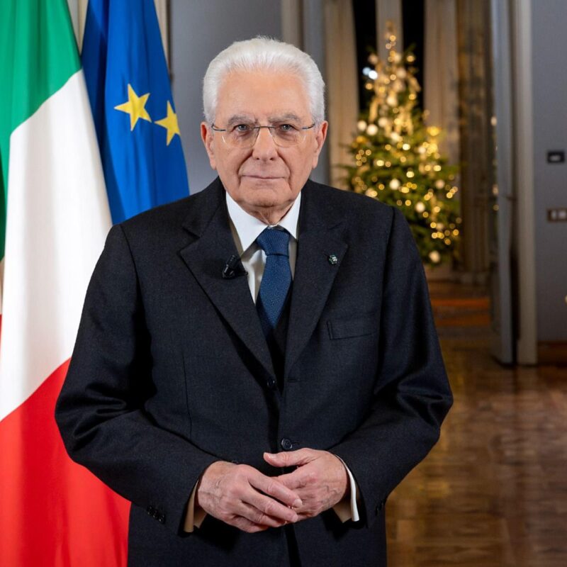 Il presidente della Repubblica, Sergio Mattarella, in occasione del discorso di fine anno agli italiani dal palazzo del Quirinale a Roma, 31 dicembre 2024. /////Italian President of the Republic, Sergio Mattarella, during his end-of-year speech to Italians from the Quirinale Palace in Rome, Italy, 31 December 2024.ANSA/UFFICIO STAMPA QUIRINALE/PAOLO GIANDOTTI+++ ANSA PROVIDES ACCESS TO THIS HANDOUT PHOTO TO BE USED SOLELY TO ILLUSTRATE NEWS REPORTING OR COMMENTARY ON THE FACTS OR EVENTS DEPICTED IN THIS IMAGE; NO ARCHIVING; NO LICENSING +++ NPK +++