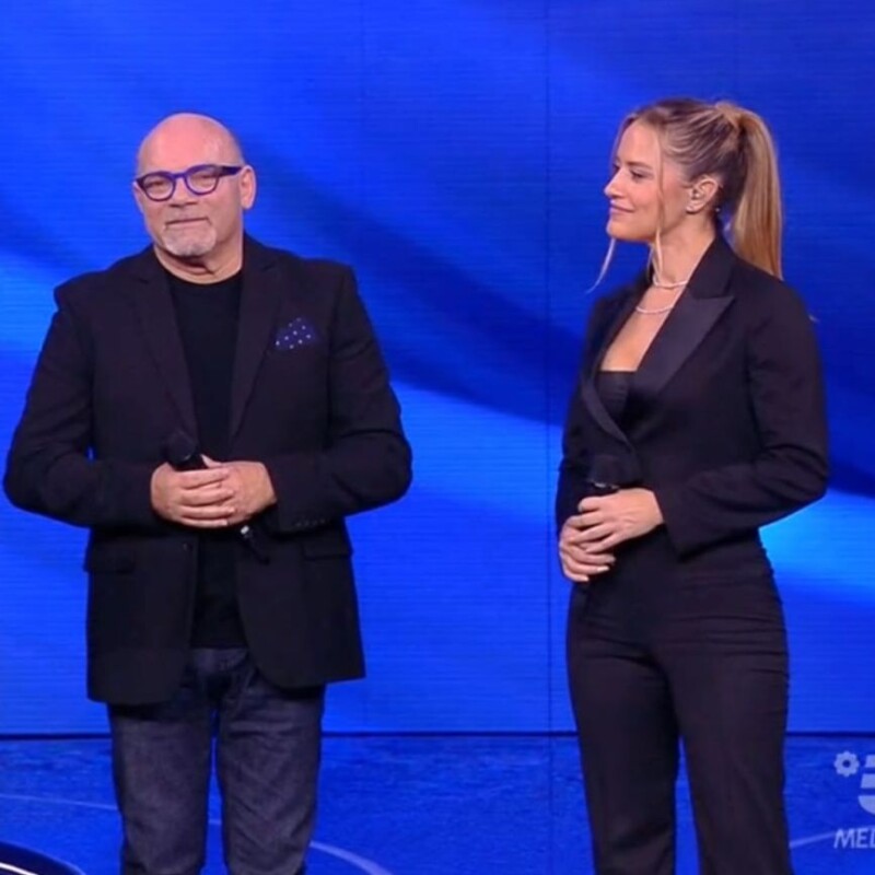 Da sinistra: Gerry Scotti, Pino Minio e Lola Ponce