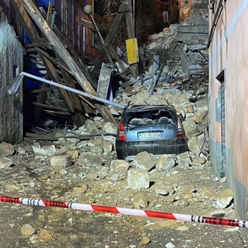 edificio crollato a caltanissetta