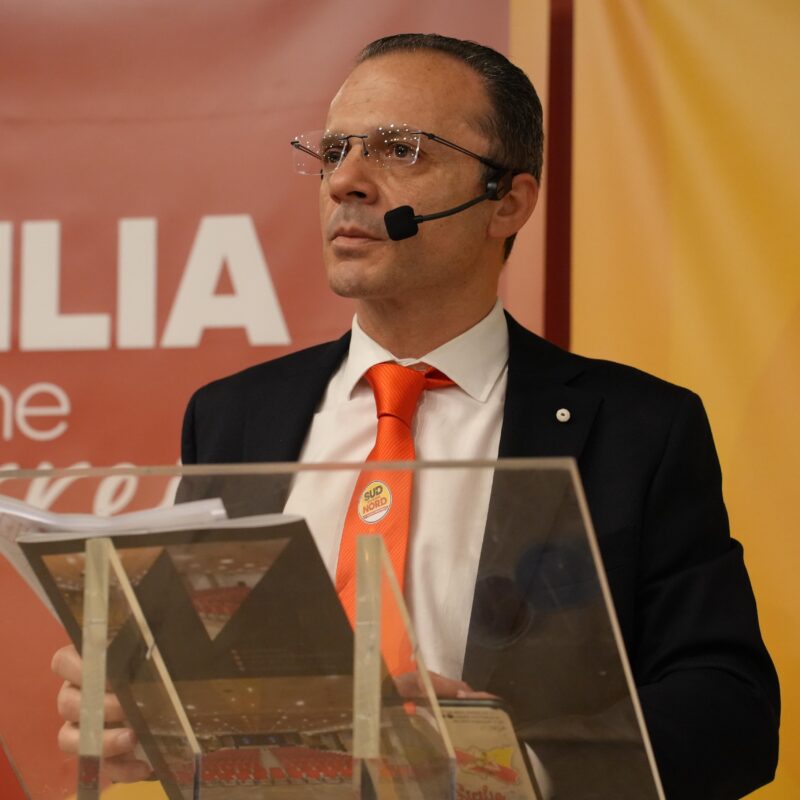Lo scatto di Cateno De Luca: ora costruisco alleanze oltre le logiche ...