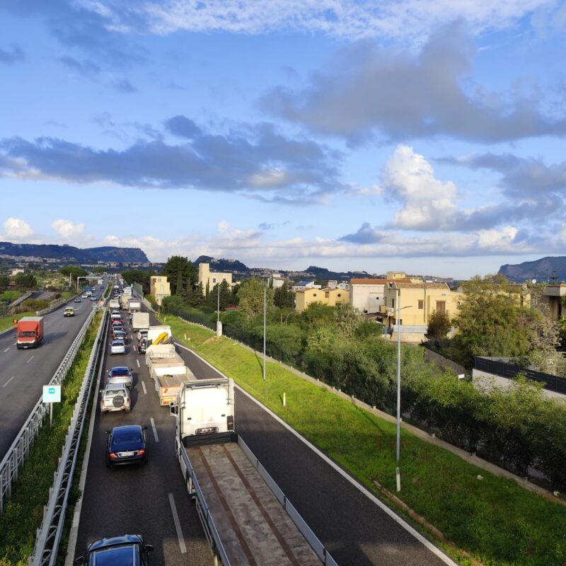 Lavori in autostrada, code chilometriche all'altezza di Bagheria