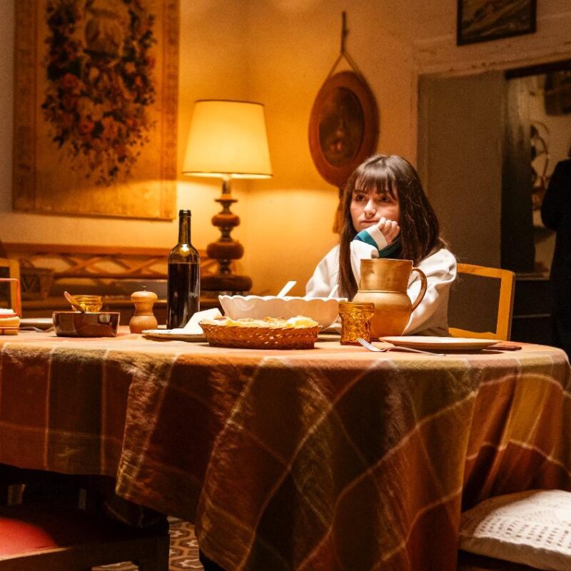 Giulia Dragotto è Veronica nel film Indelebile