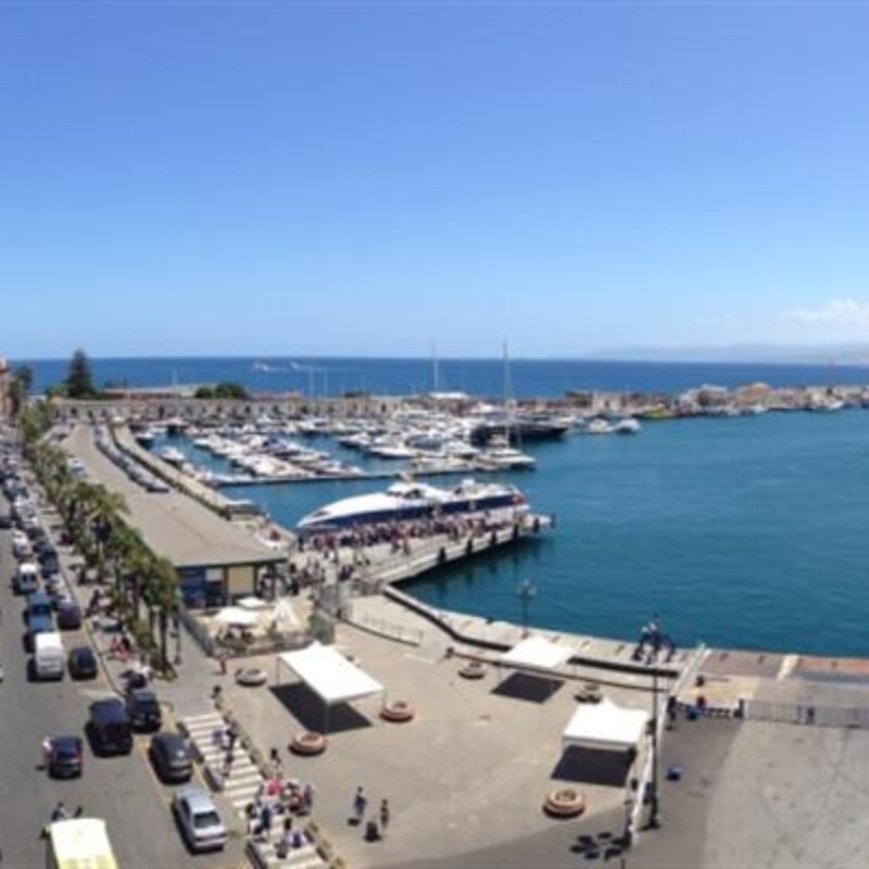 Il porto di Milazzo (foto notiziarioeolie.it)
