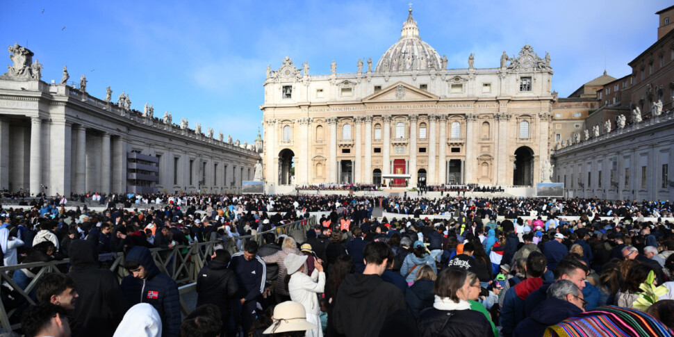 https://assets.gds.it/2025/04/Funerale-papa-Francesco_84724496-scaled-970x485-1745649705.jpg