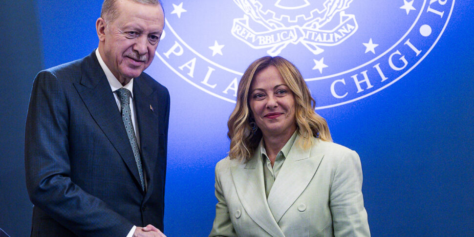 https://assets.gds.it/2025/04/Meeting-IV-Italy-Turkiye-Summit_84786691-970x485.jpg