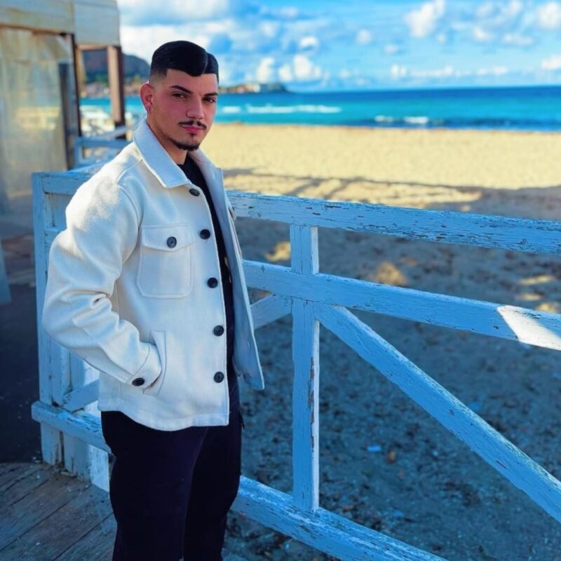 Una immagine di Salvatore Turdo tratta dal suo profilo Facebook.Salgono a tre le vittime della sparatoria della scorsa notte a Monreale (Palermo). E' morto in ospedale uno dei tre feriti: si tratta di Andrea Miceli, 26 anni, era ricoverato al Civico di Palermo. Gli altri due deceduti sono Salvatore Turdo, 23 anni, e Massimo Pirozzo, 26 anni.FACEBOOK SALVATORE TURDO+++ ATTENZIONE LA FOTO NON PUO' ESSERE PUBBLICATA O RIPRODOTTA SENZA L'AUTORIZZAZIONE DELLA FONTE DI ORIGINE CUI SI RINVIA+++ NPK +++