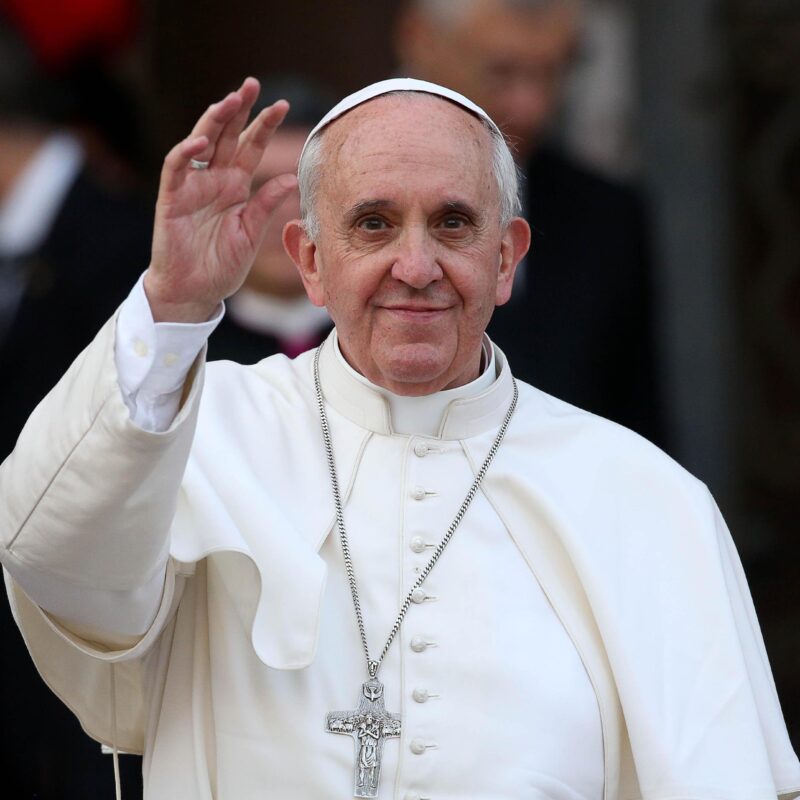 Pope Francis greets faithful after a prayer of the Holy Rosary on May 4, 2013 at the basilica of Saint Mary Major in Rome. ANSA/ALESSANDRO DI MEO