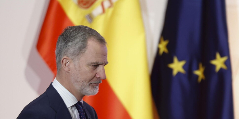 https://assets.gds.it/2025/04/Spains-King-Felipe-VI-attends-the-opening-of-the-Invest-in-Spain-Summit_84764641-scaled-970x485-1745903776.jpg