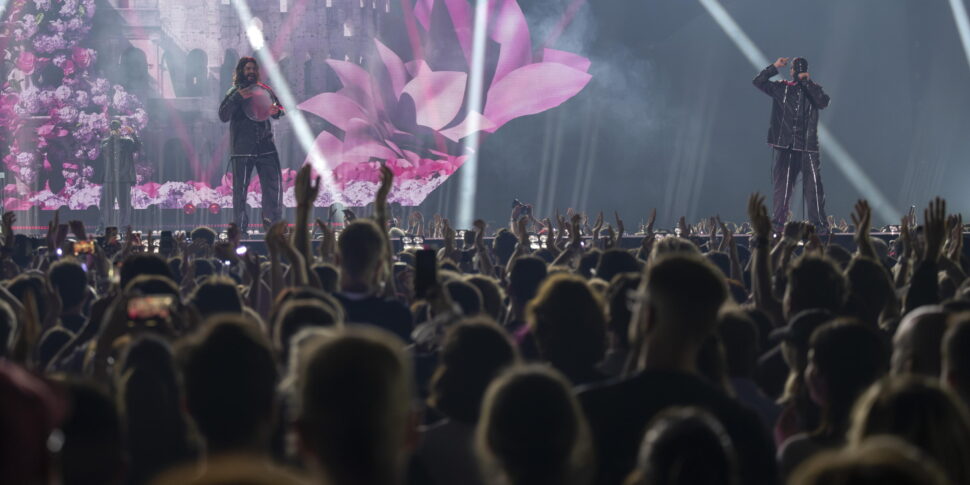 https://assets.gds.it/2025/05/69th-Eurovision-Song-Contest-1st-Semi-Final_85073855-970x485.jpg