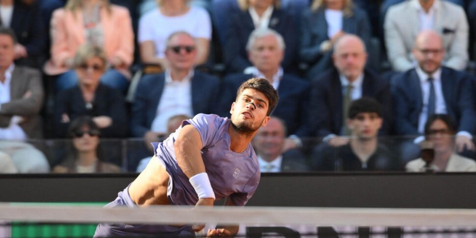 https://assets.gds.it/2025/05/Alcaraz-970x485.jpeg