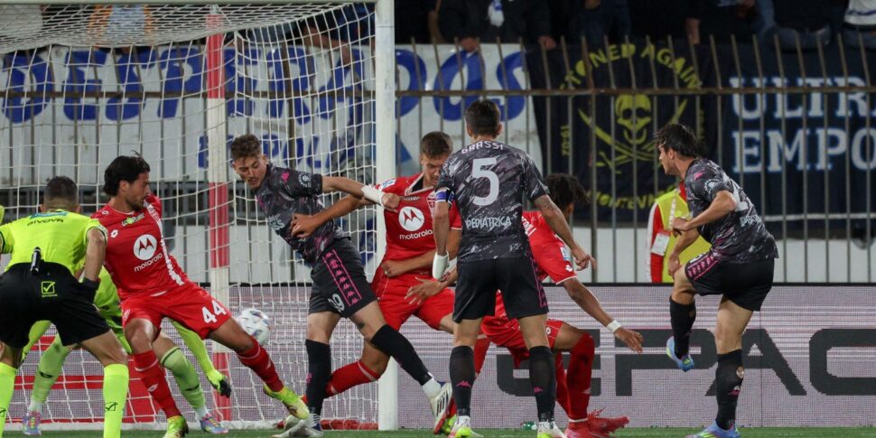 https://assets.gds.it/2025/05/Colombo-in-Monza-Empoli-970x485.jpeg