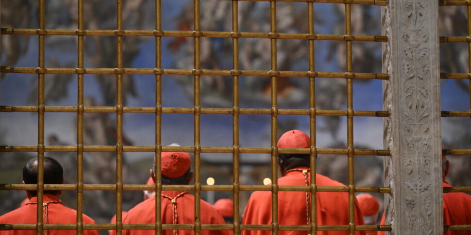 https://assets.gds.it/2025/05/Conclave-to-elect-a-successor-to-late-Pope-Francis_84954134-970x485.jpg