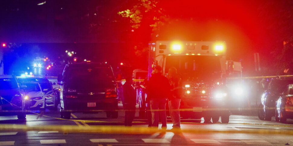 https://assets.gds.it/2025/05/Israeli-embassy-staffers-killed-near-Jewish-Museum-in-Washington-DC_85312368-970x485.jpg