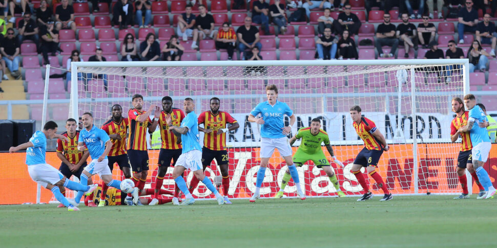 https://assets.gds.it/2025/05/Lecce-Napoli-970x485.jpg